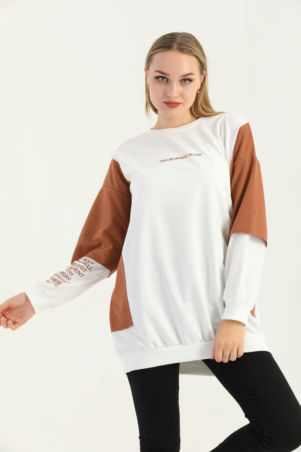 Kadın Siyah Bisiklet Yaka Çift Kol Efektli Baskılı Oversize Sweatshirt