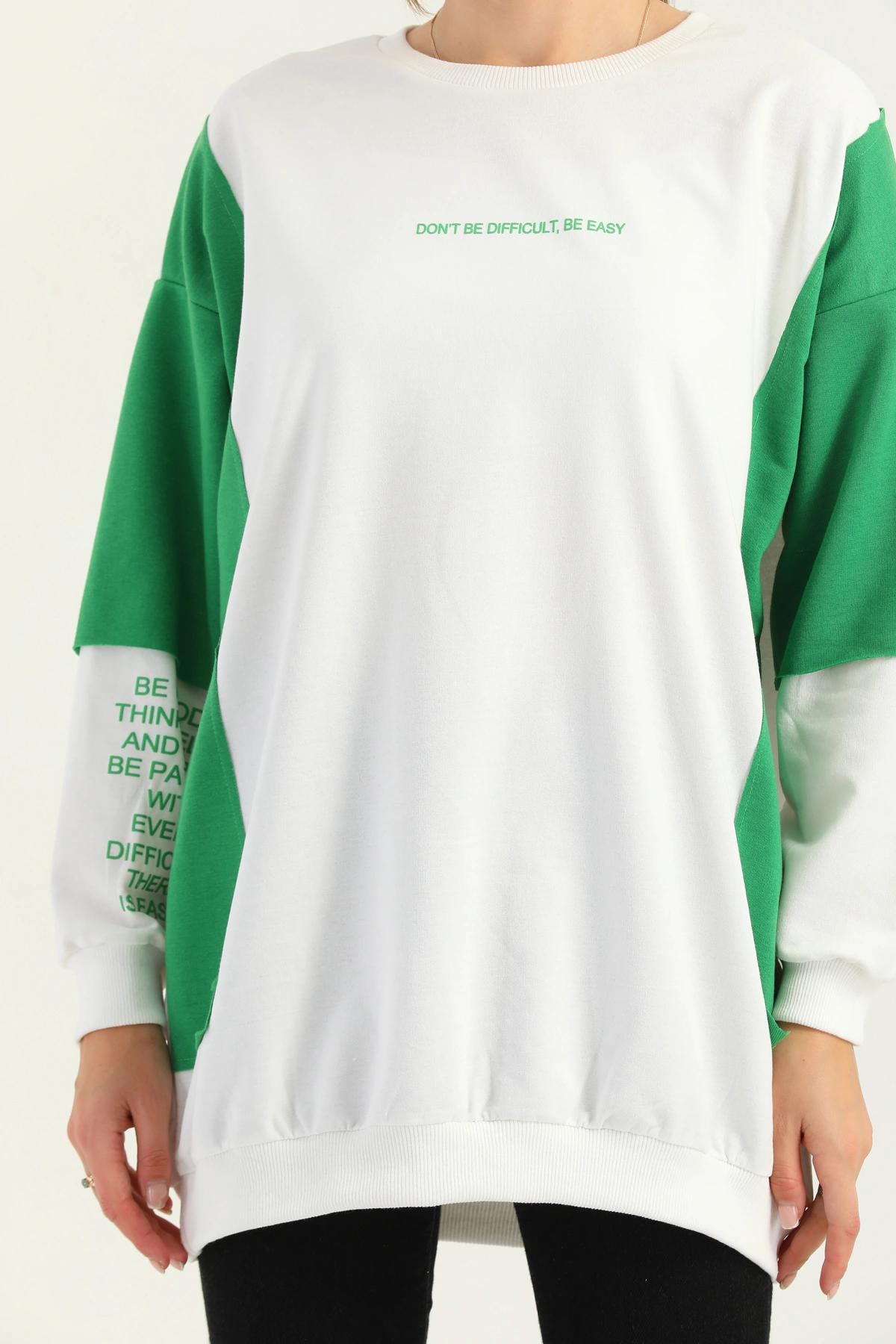 Kadın Siyah Bisiklet Yaka Çift Kol Efektli Baskılı Oversize Sweatshirt