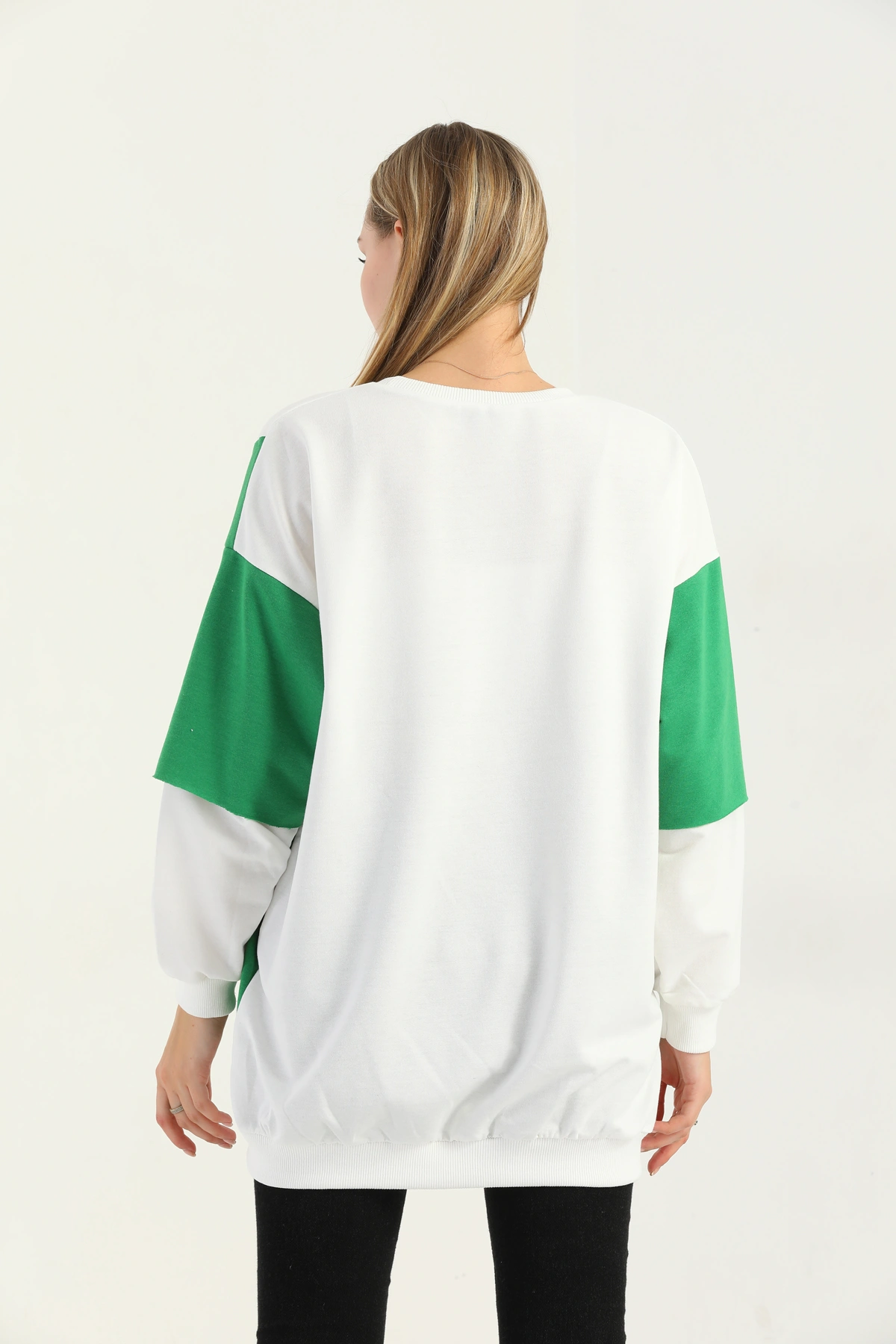 Kadın Siyah Bisiklet Yaka Çift Kol Efektli Baskılı Oversize Sweatshirt