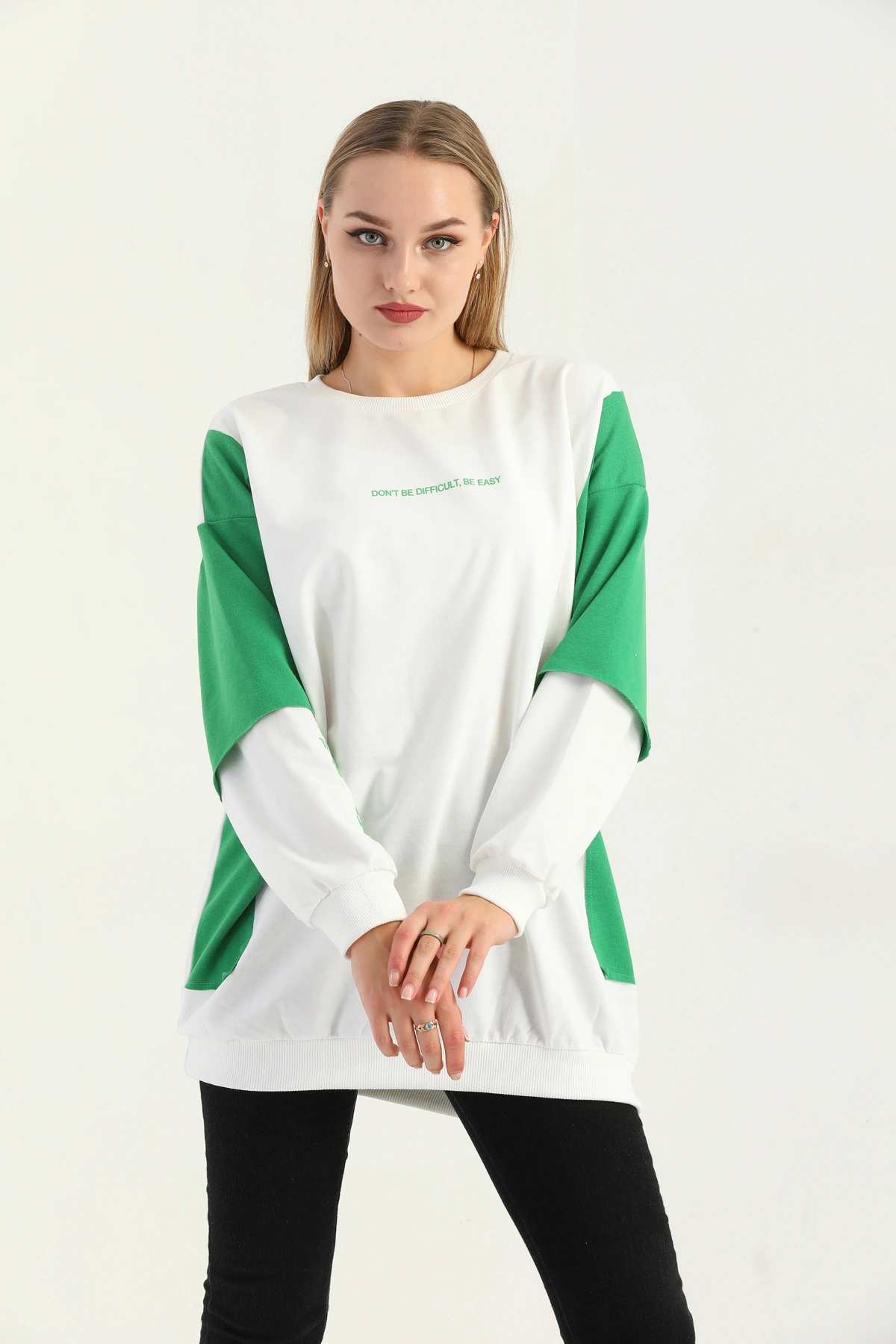 Kadın Siyah Bisiklet Yaka Çift Kol Efektli Baskılı Oversize Sweatshirt