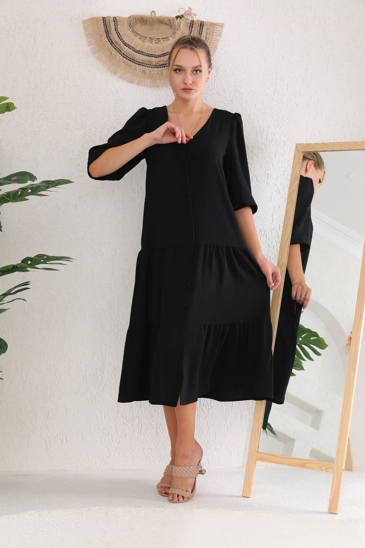 V yaka Önden Düğmeli Elbise