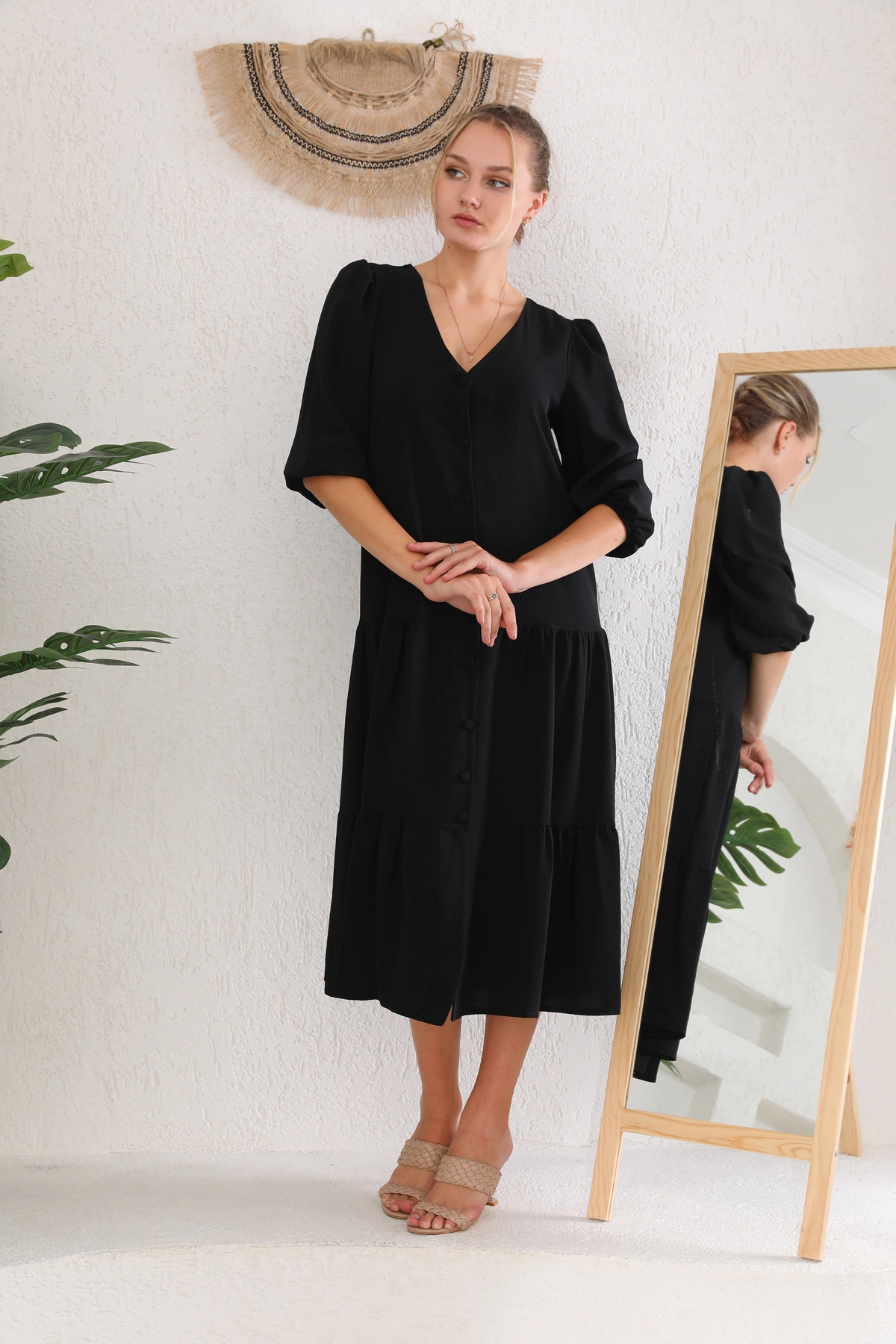 V yaka Önden Düğmeli Elbise