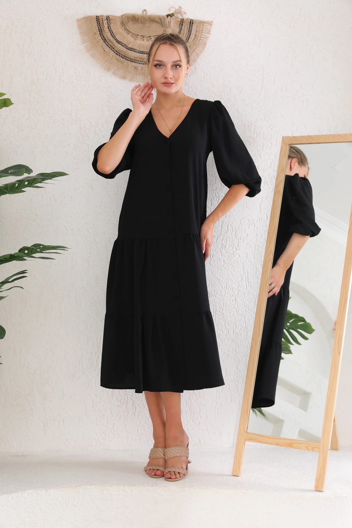 V yaka Önden Düğmeli Elbise