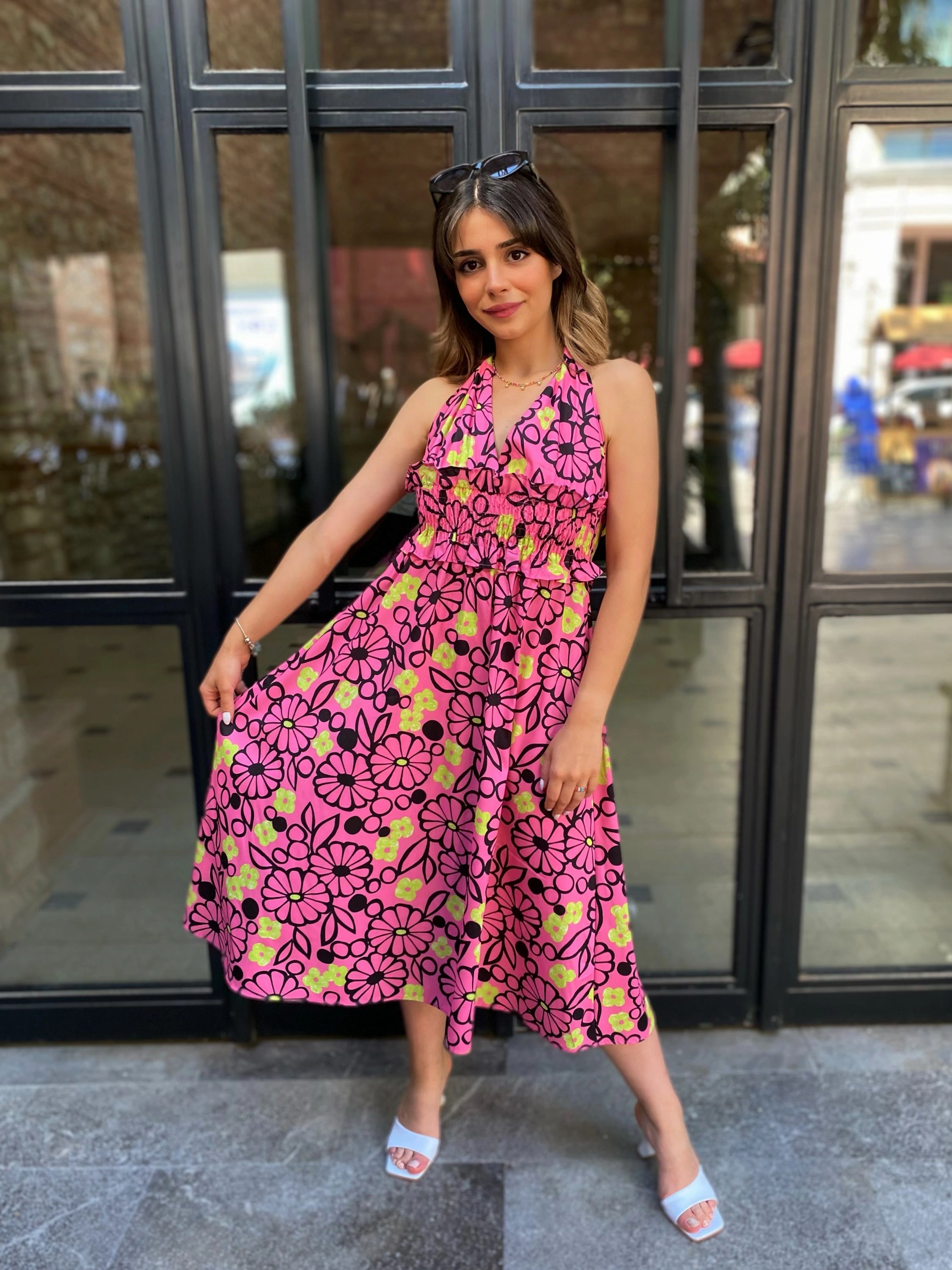 Boyundan Bağlamalı Gipeli Elbise