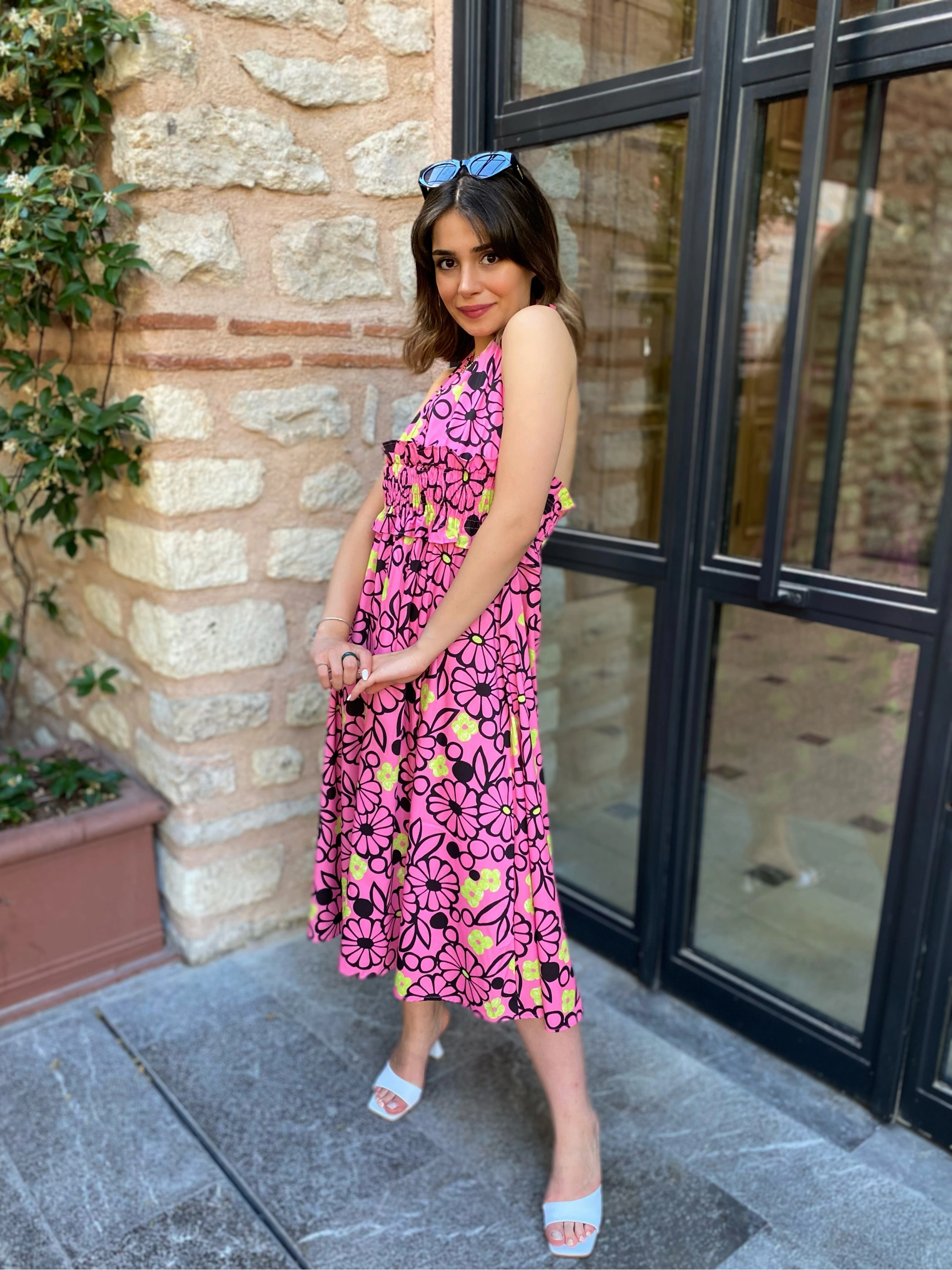 Boyundan Bağlamalı Gipeli Elbise