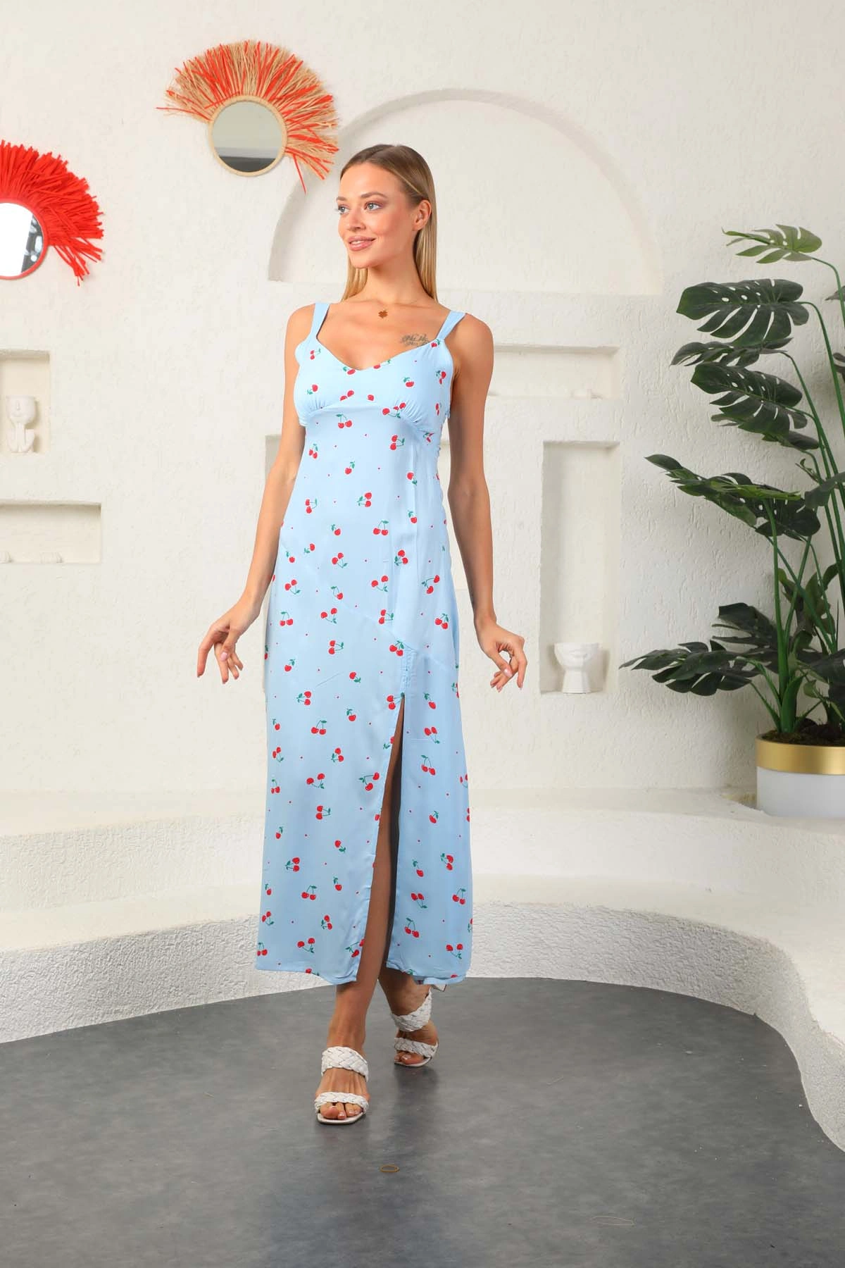 PULLAPS Ön yırtmaçlı askılı çiçekli elbise