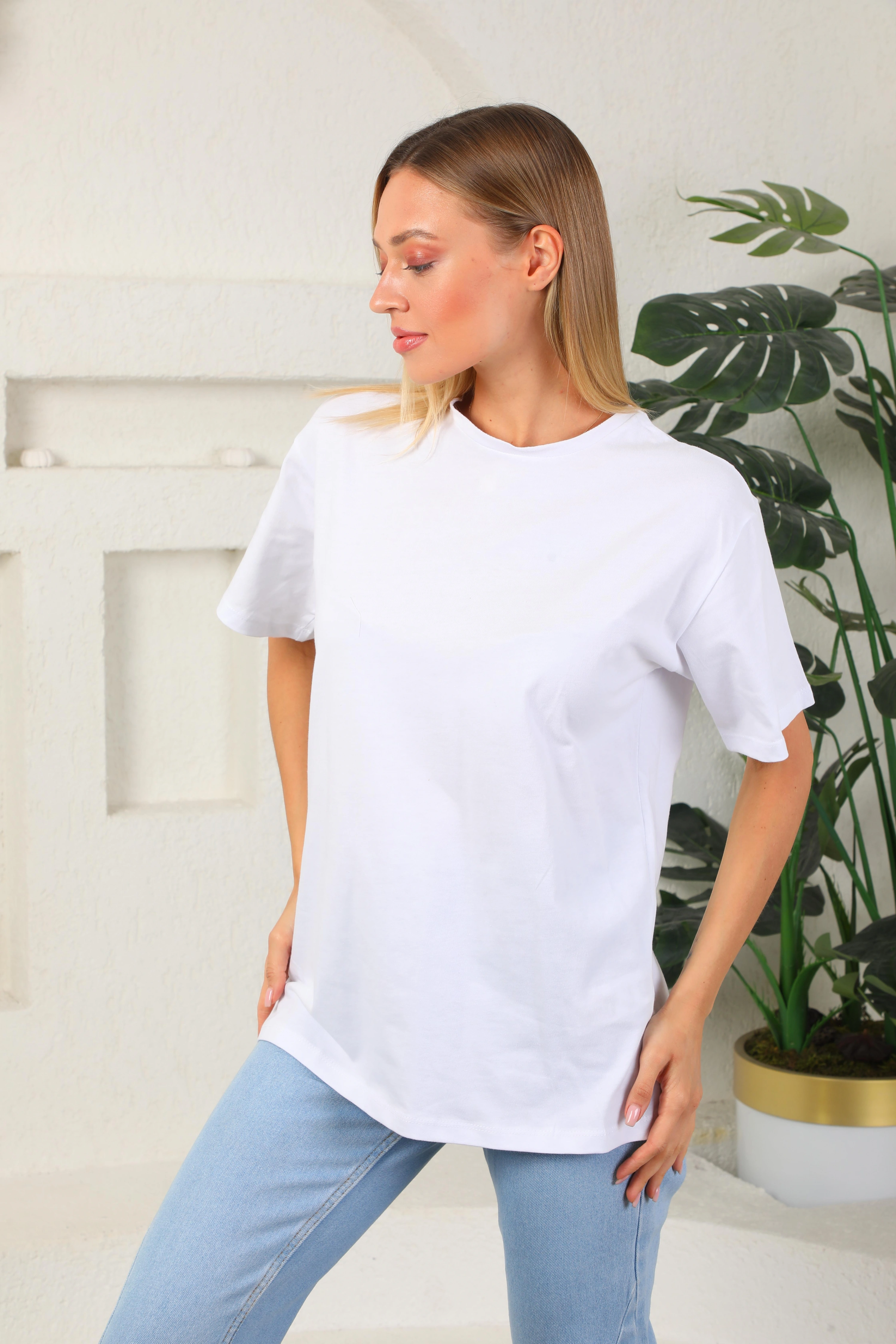 Arkası Baskılı Beyaz Tişört