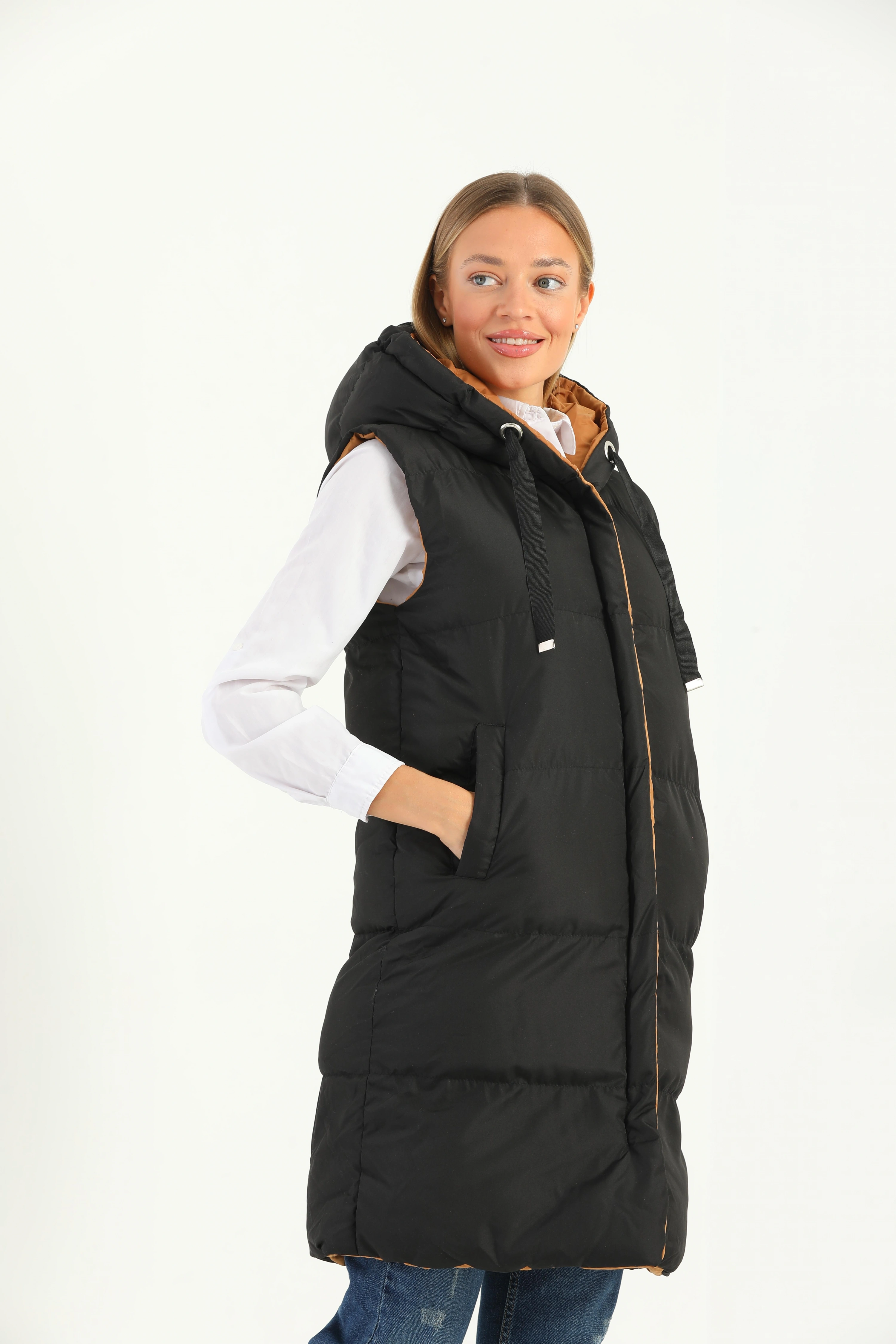 Kadın Camel Siyah Kapüşonlu Çift Taraflı Uzun Şişme yelek