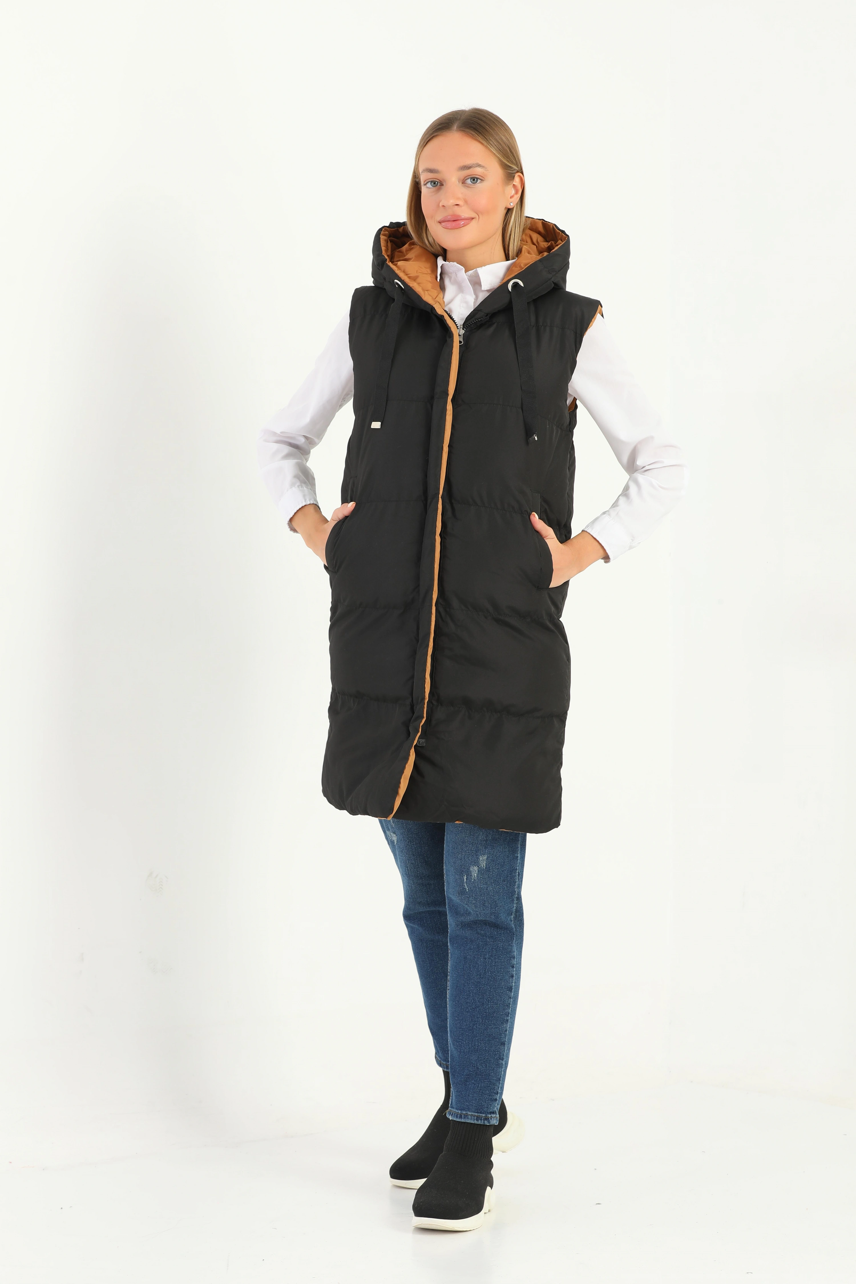 Kadın Camel Siyah Kapüşonlu Çift Taraflı Uzun Şişme yelek