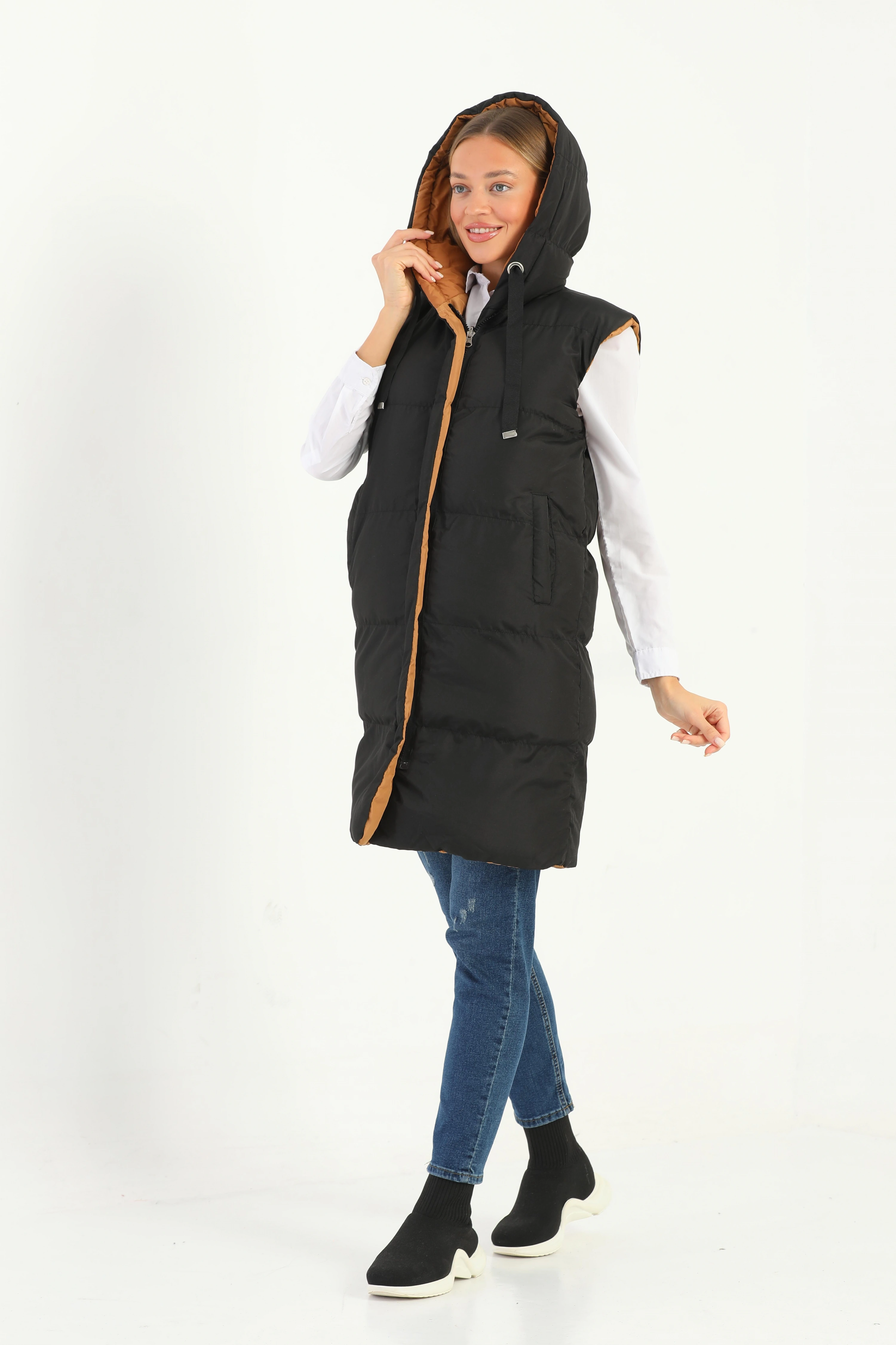 Kadın Camel Siyah Kapüşonlu Çift Taraflı Uzun Şişme yelek