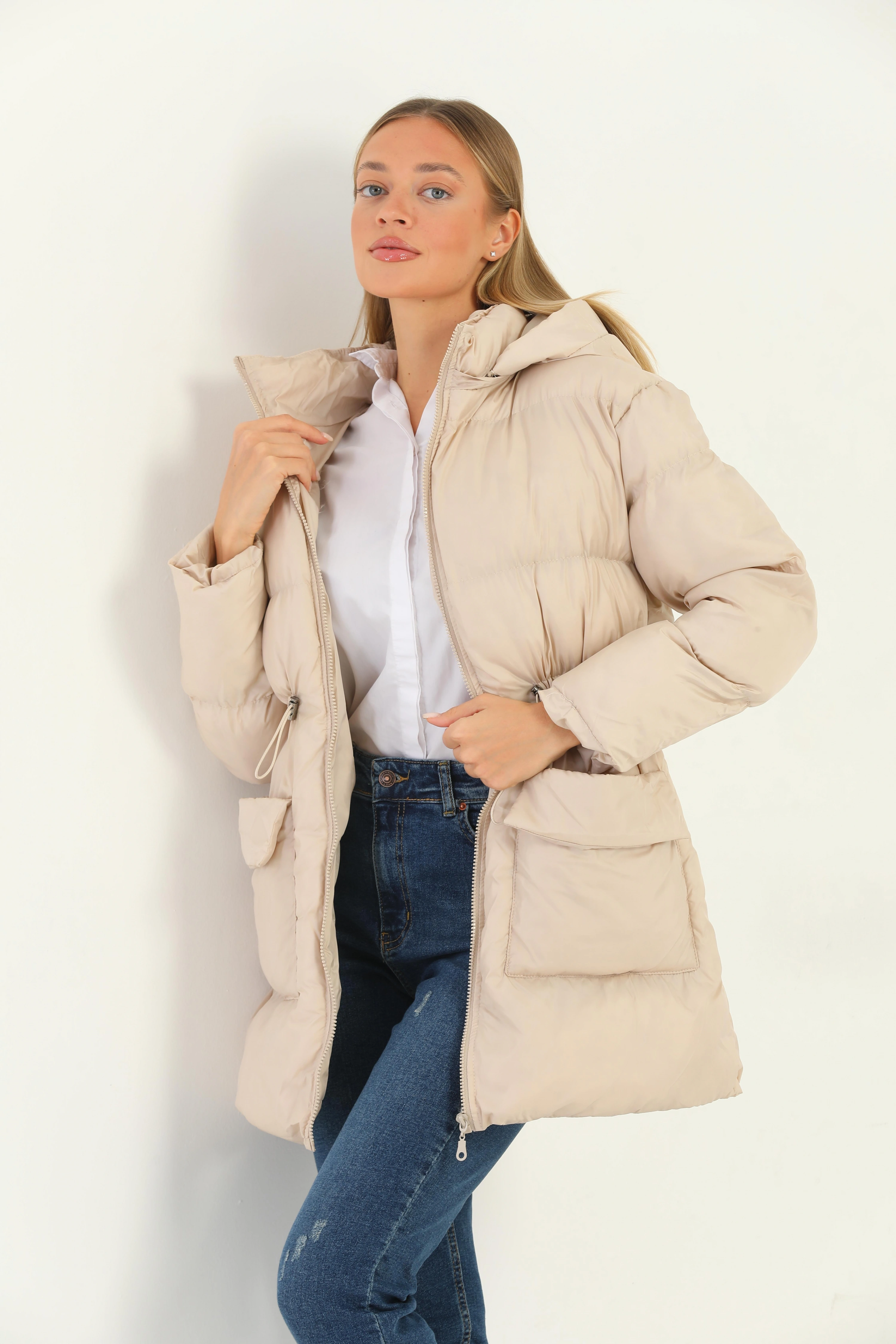 Kadın Kapşonlu Fermuarlı Şişme Mont Krem