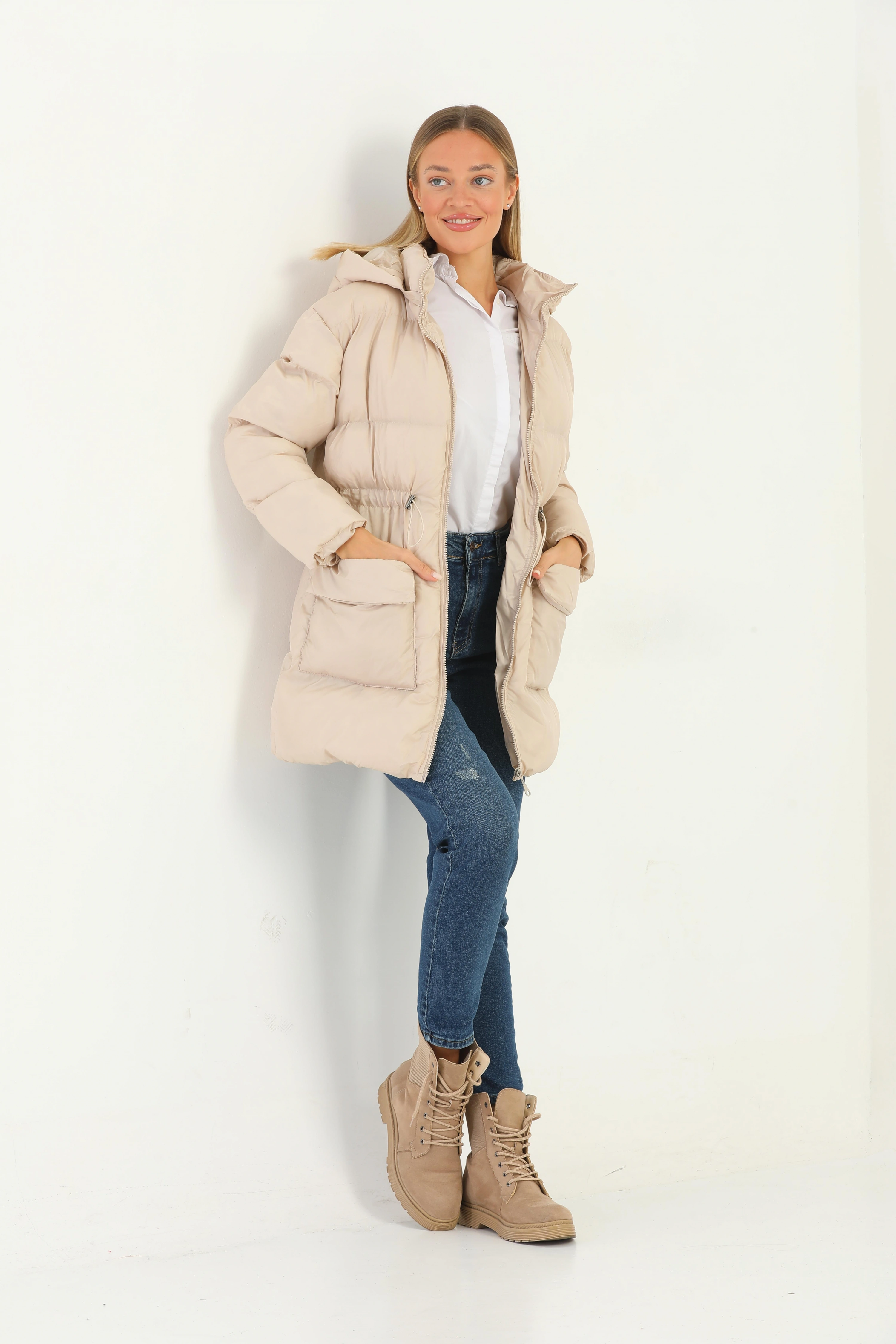 Kadın Kapşonlu Fermuarlı Şişme Mont Krem