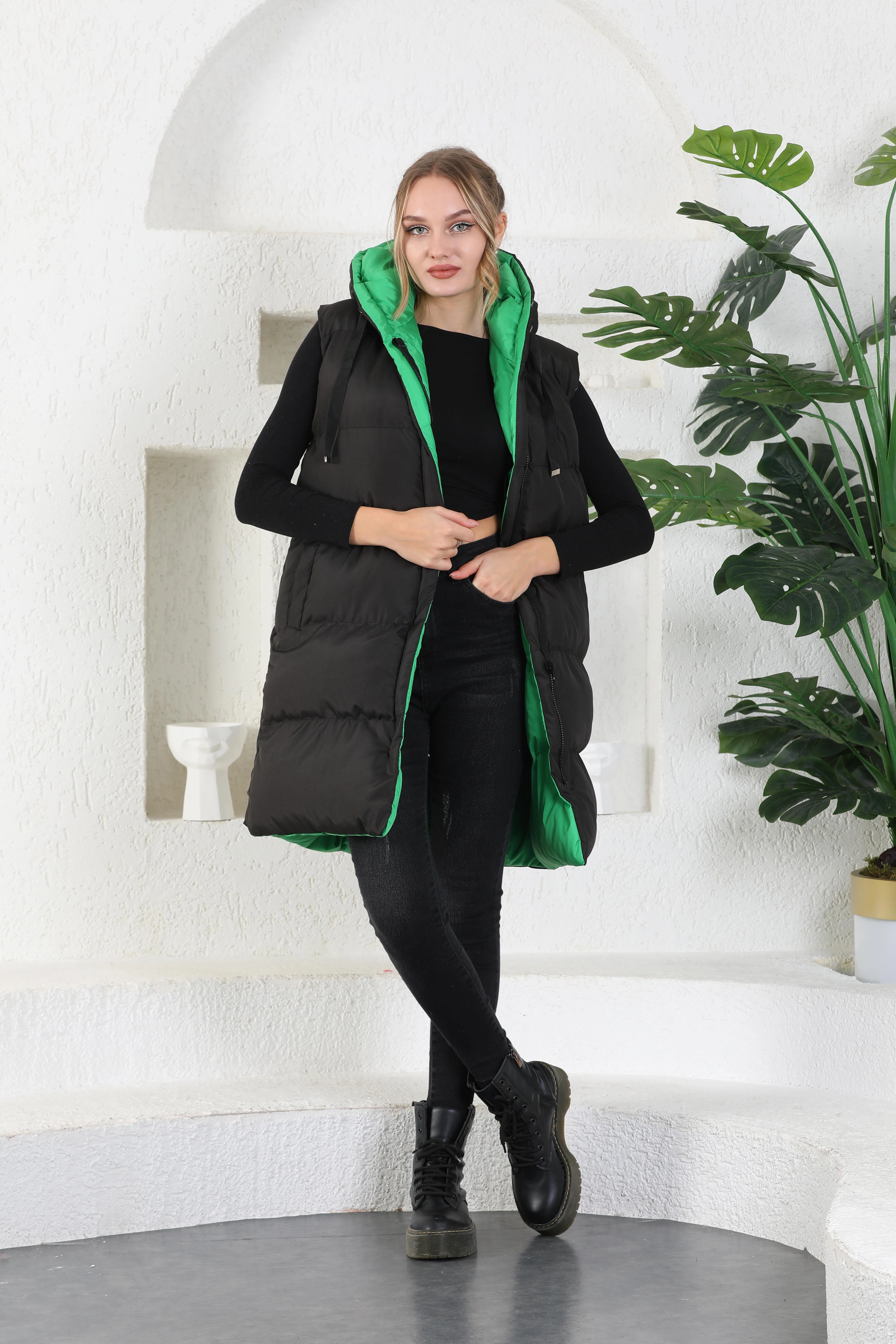 Pullaps Kadın Yeşil Siyah Kapüşonlu Çift Taraflı Uzun Şişme Yelek