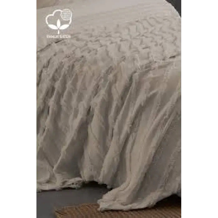 Nazik Home Lucas Pelüş Çift Kişilik 9 Parça Nevresim + Pike Set