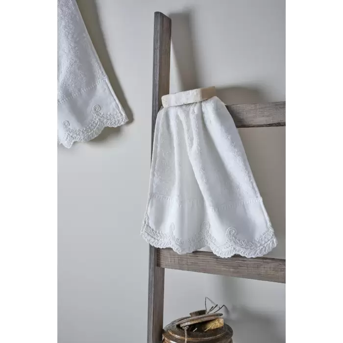 Nazik Home Ramos İşlemeli El Havlusu ( 30X50 cm)