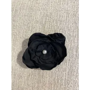 Anlar Home Siyah Yaka Gülü