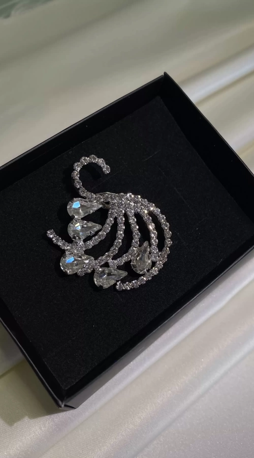 Gümüş Kaplama Damla Taşlı Kuğu Model Broş