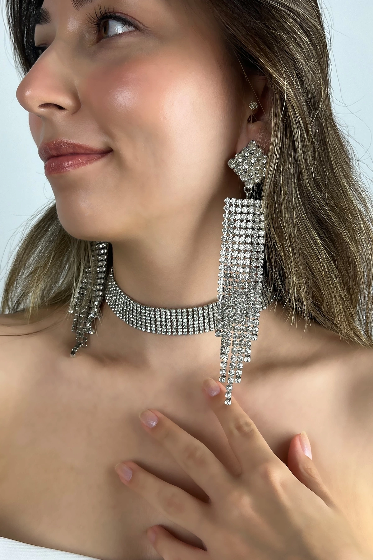 Kadın Favilla Model Kristal Zirkon Taşlı Gümüş Kaplama Kolye + Küpe Günlük Elbise Kombin Takı Seti