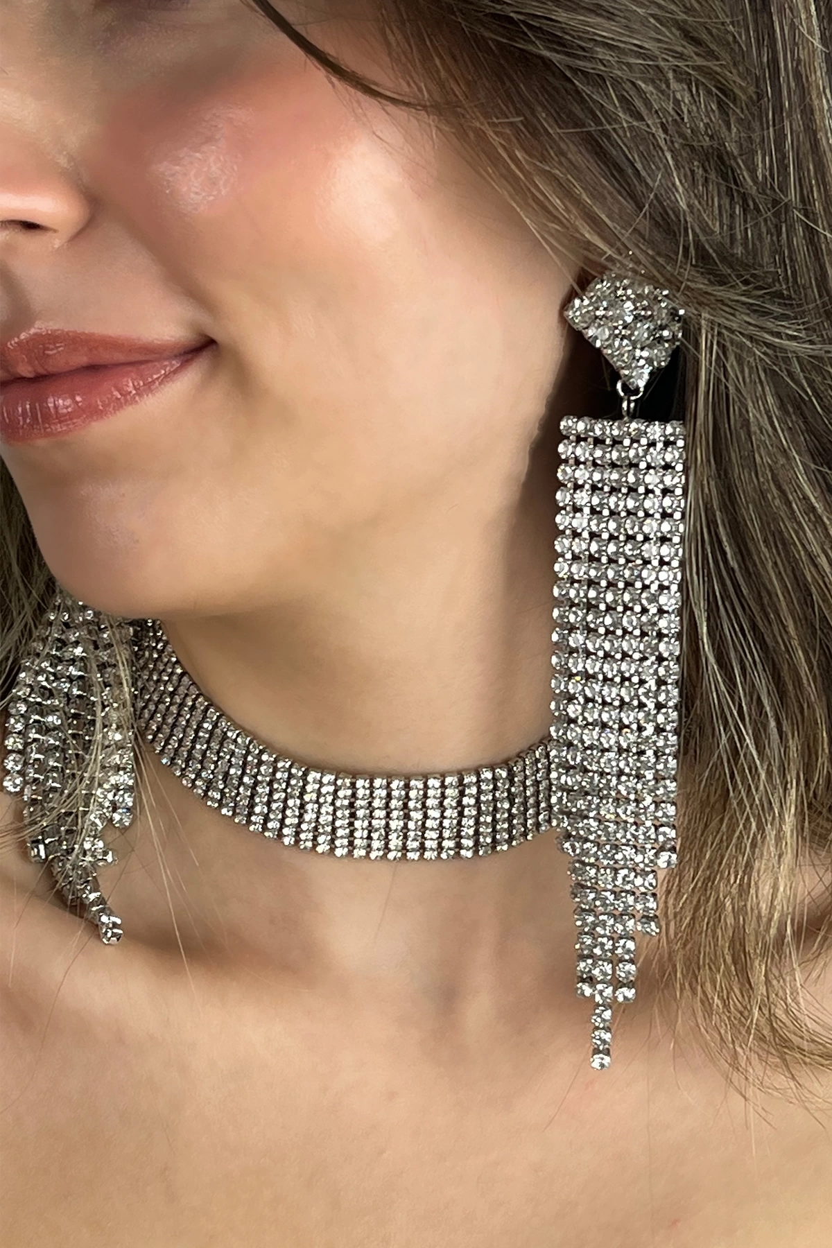 Kadın Favilla Model Kristal Zirkon Taşlı Gümüş Kaplama Kolye + Küpe Günlük Elbise Kombin Takı Seti