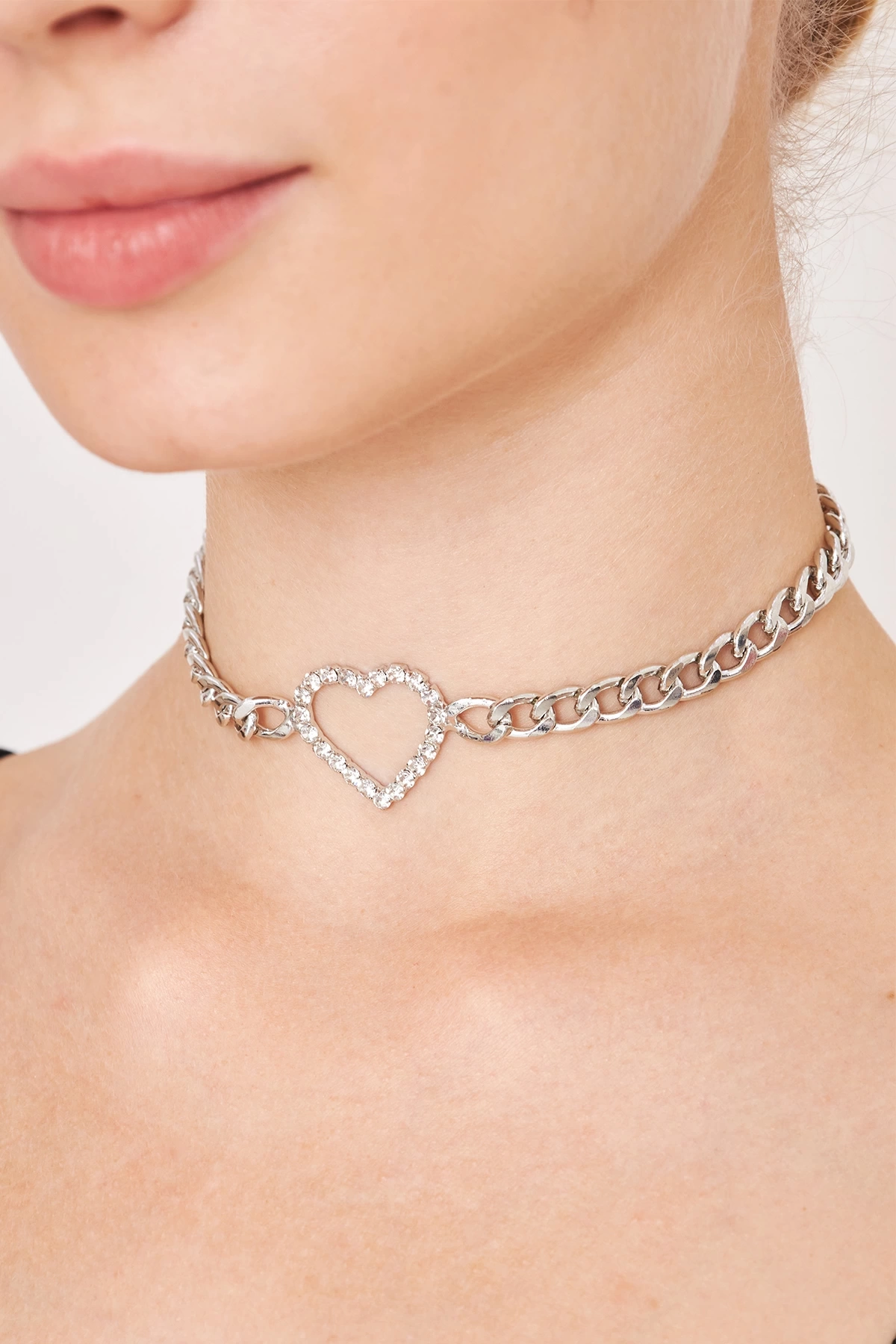 Kadın Kalın Zincirli Ortası Kalp Model Kristal Zirkon Taşlı Gümüş Kaplama Gerdanlık Tasma Choker