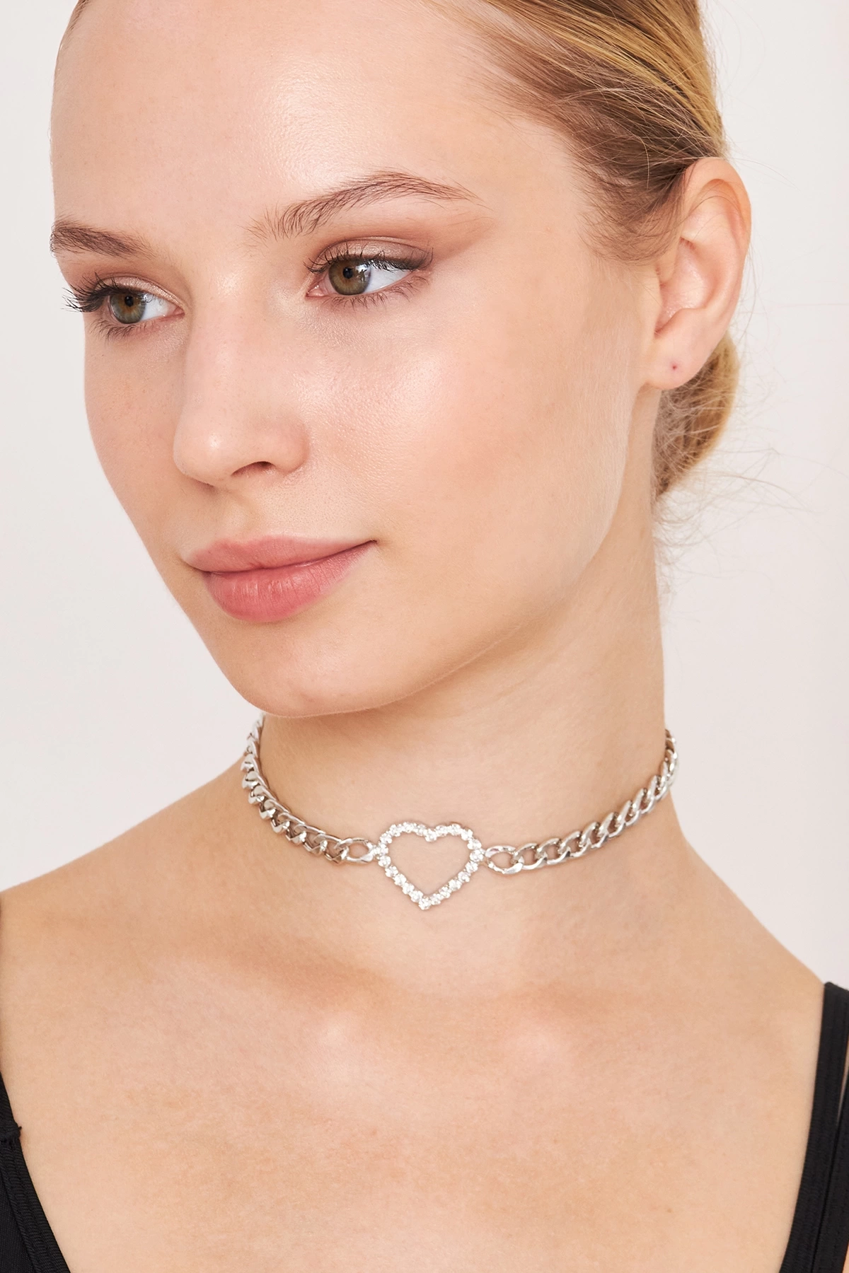 Kadın Kalın Zincirli Ortası Kalp Model Kristal Zirkon Taşlı Gümüş Kaplama Gerdanlık Tasma Choker