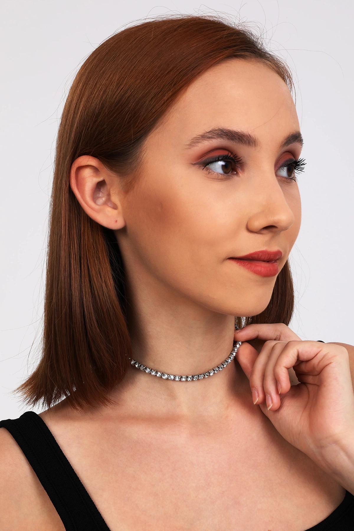 Kadın Tek Sıra Su Yolu Taşlı Vücut Choker Model Gümüş Zirkon Tasma Pırlanta Gerdanlık Kolye Abiye