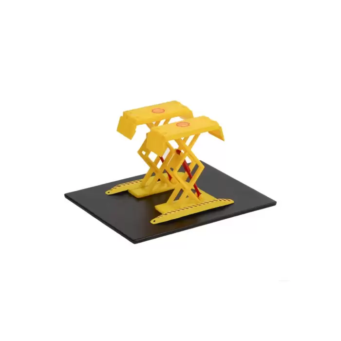 Greenlight 1:64 Auto Body Shop - Automotive Double Scissor Lifts Series 1 - Shell Oil Solid Pack