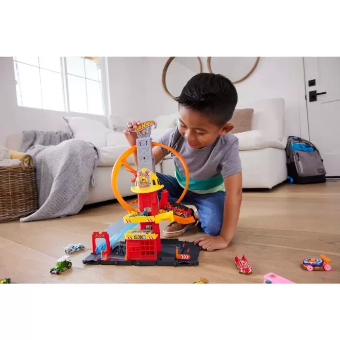 Hot Wheels Çember Pistli Iftaiye Istasyonu