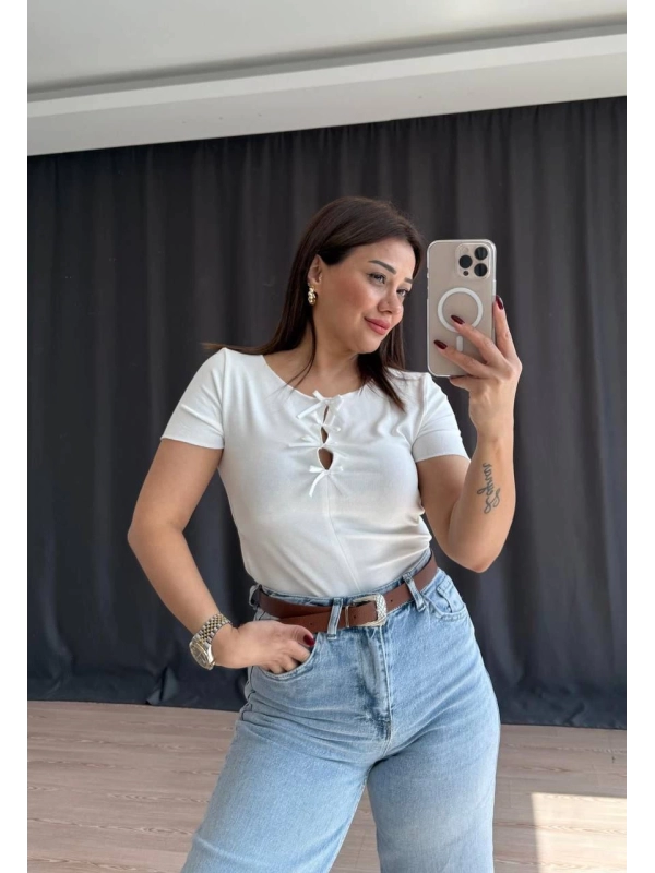 Önü Fiyonk Detay Tshirt
