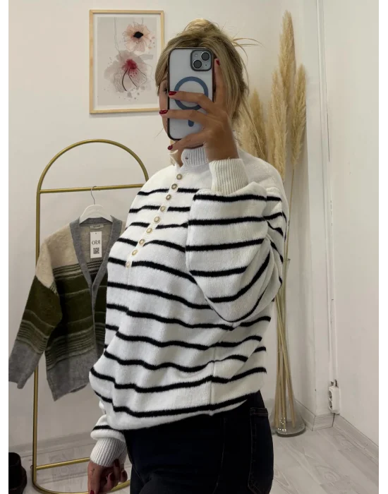 Düğmeli Yaka Çizgili Oversize Kazak