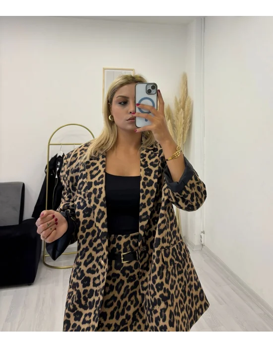 Leopar Desenli Kemerli Şort Etekli Blazer Takım