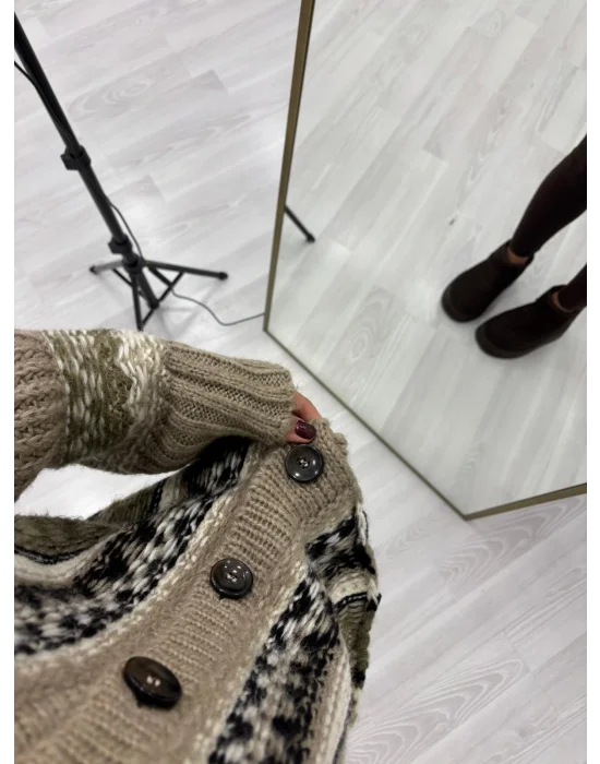 Etnik Desenli V Yaka Düğmeli Hırka