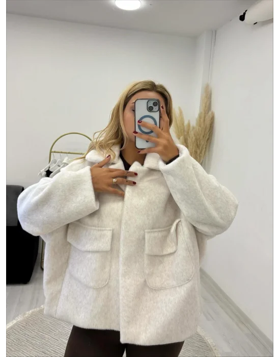 Yumuşak Dokulu Kısa Ceket - Büyük Cepli ve Yüksek Yakalı