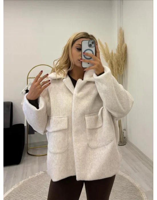 Yumuşak Dokulu Kısa Ceket - Büyük Cepli ve Yüksek Yakalı