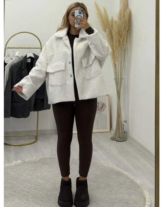 Yumuşak Dokulu Kısa Ceket - Büyük Cepli ve Yüksek Yakalı