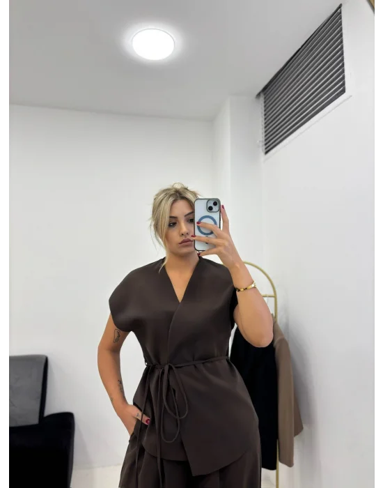 Kuşaklı Kruvaze Yelek & Bol Paça Pantolon Takımı - Lacivert/Siyah/Kahve