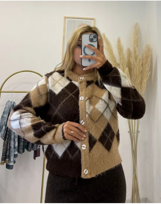 Argyle (Baklava) Desenli Yuvarlak Yaka Düğmeli Tüylü Hırka