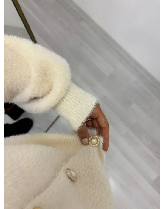 İnci Düğmeli Balon Kollu Yumuşak Tüylü (Fuzzy) Triko Hırka - Krem