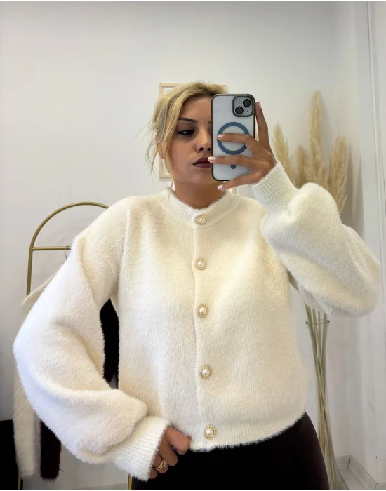 İnci Düğmeli Balon Kollu Yumuşak Tüylü (Fuzzy) Triko Hırka - Krem