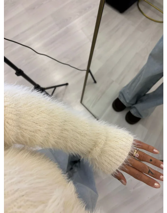 V Yaka Düğmeli Yumuşak Tüylü (Shaggy) Crop Triko Hırka - Krem/Ekru