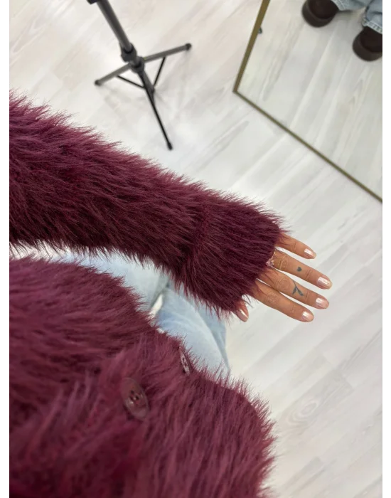 V Yaka Düğmeli Yumuşak Tüylü (Shaggy) Crop Triko Hırka - Vişne Çürüğü/Bordo