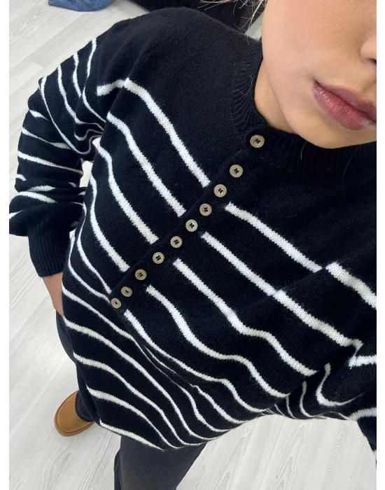 Düğmeli Yaka Çizgili Oversize Kazak