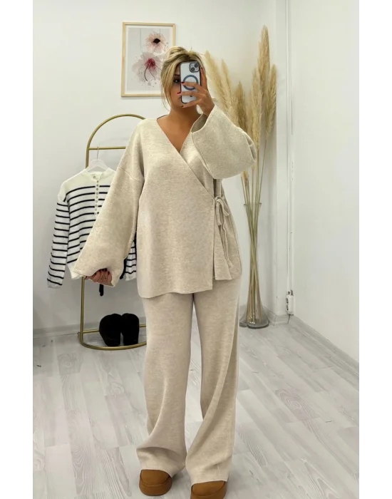 V Yaka Kuşaklı Örme Triko Takım