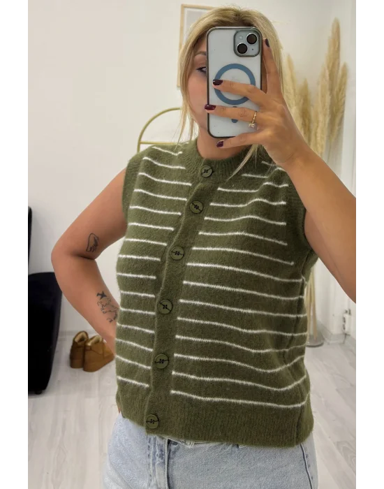 Çizgili Düğmeli Örme Yelek