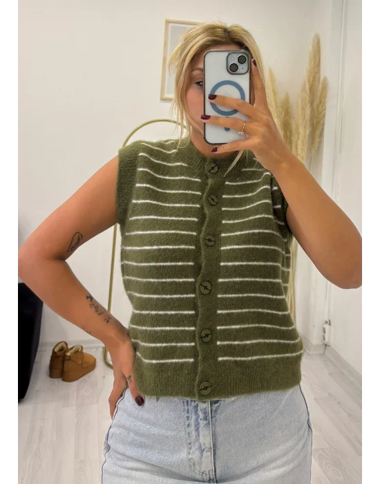 Çizgili Düğmeli Örme Yelek