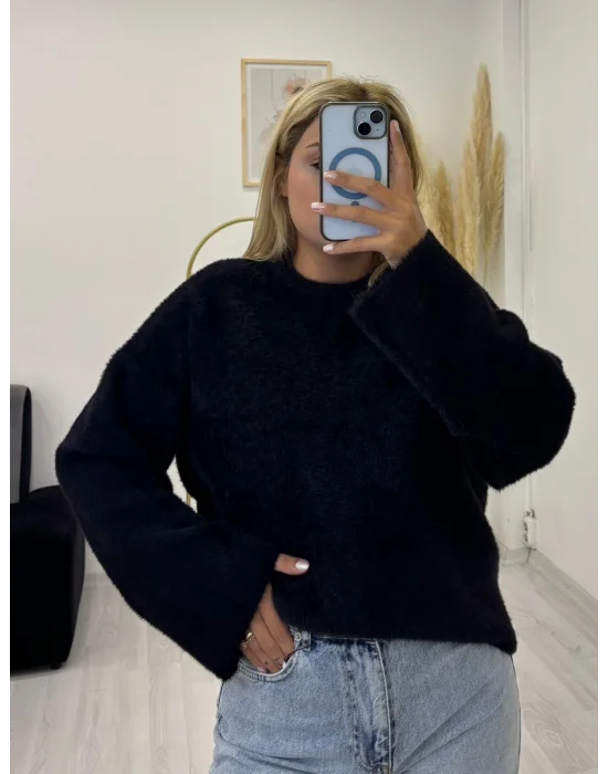 Siyah Tüylü Oversize Triko Kazak