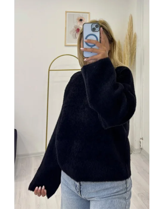 Siyah Tüylü Oversize Triko Kazak