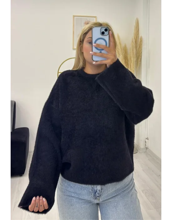 Siyah Tüylü Oversize Triko Kazak