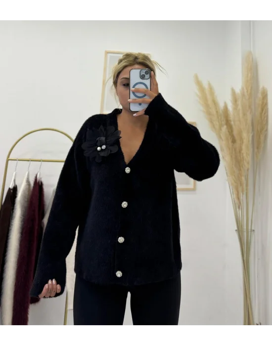 Broş Detaylı Taş Düğmeli Yumuşak Tüylü (Fuzzy) Triko Hırka - Siyah