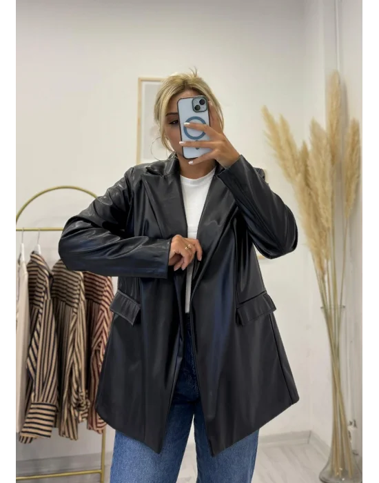 Siyah Kuşaklı Deri Ceket